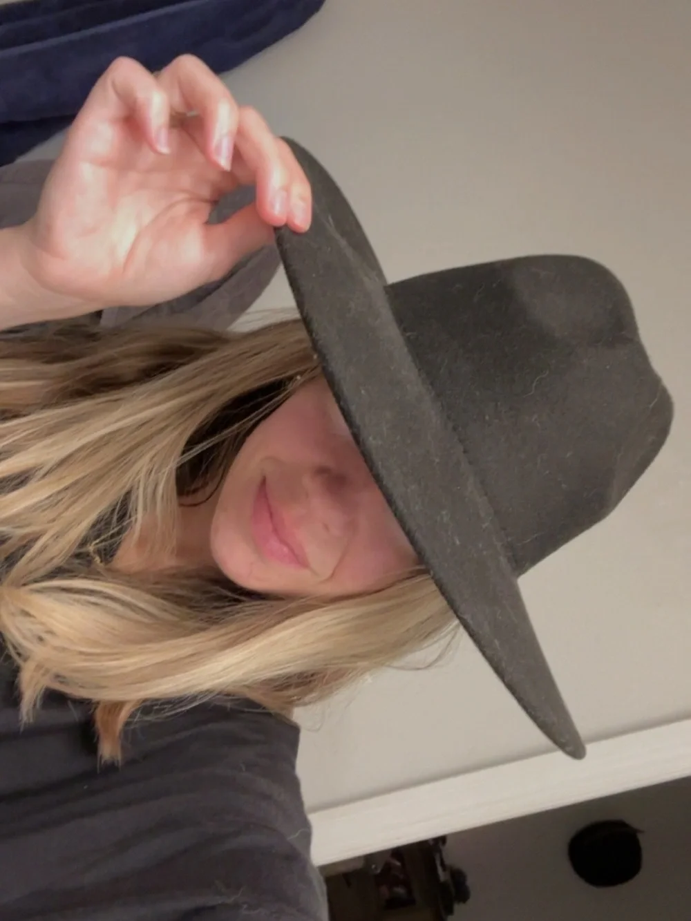 Women’s Wide-Brim Black Felt Fedora Hat